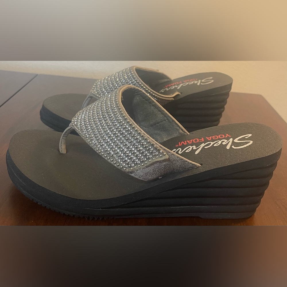 Skechers Platform Rhinestone Flip Flops Sz 10 - Picture 3 of 6